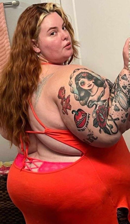 350-Lb Model Sparks Outrage with Lingerie Photos: What Did She Look Like?