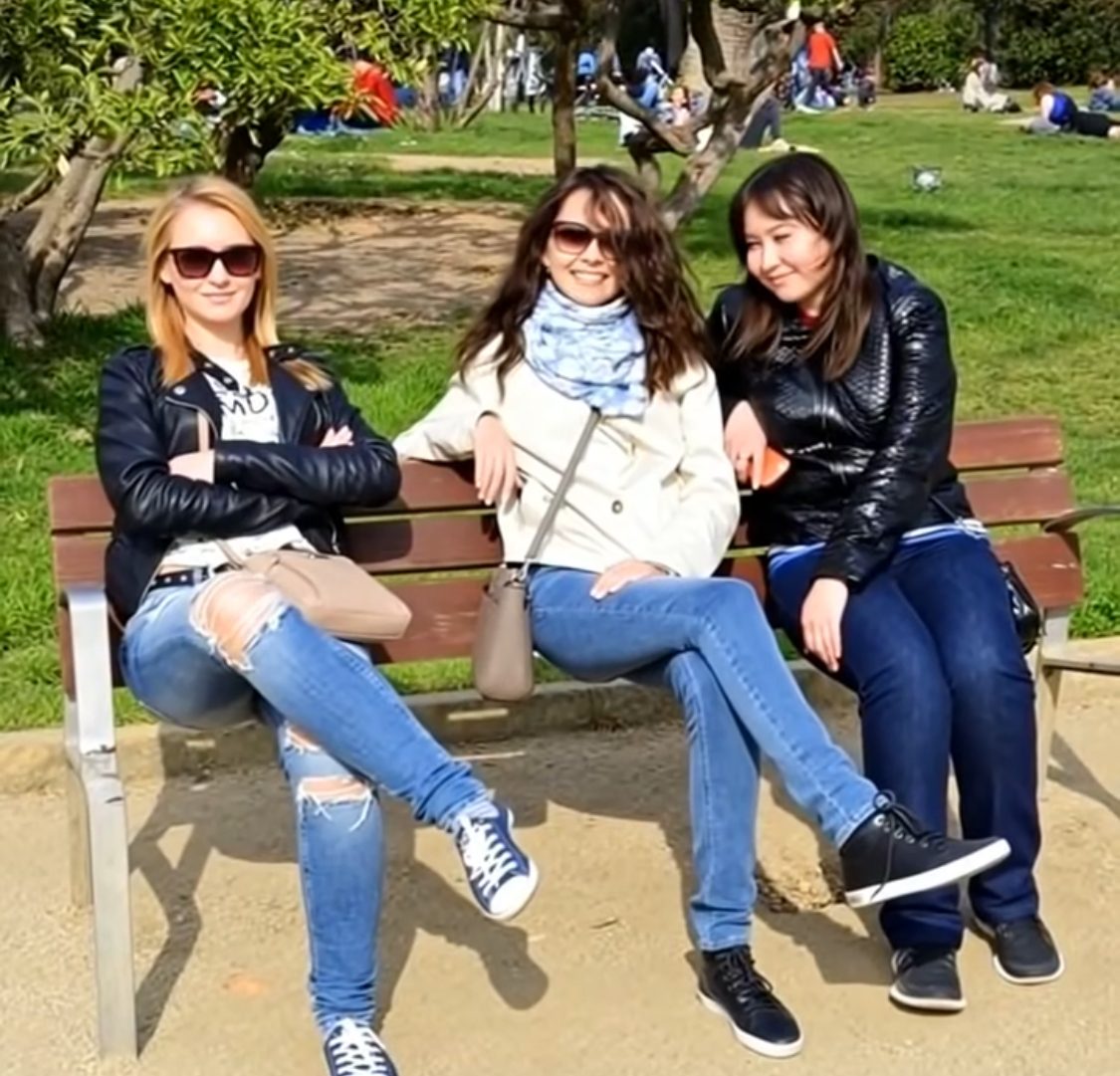 Photo Of 3 Women Sitting On A Bench Goes Viral After People Spot Small Detail