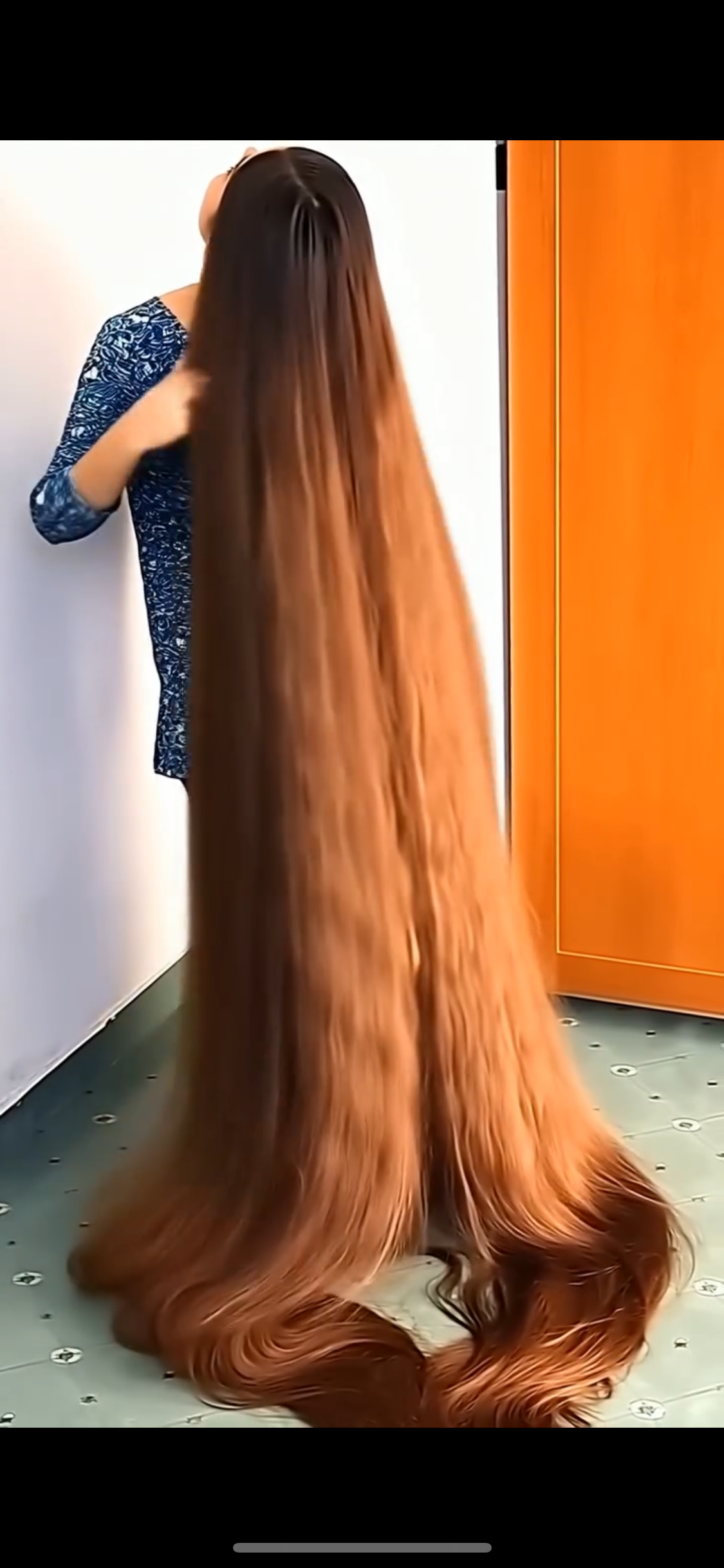 Despite her husband’s repeated requests, this woman hasn’t had a haircut in 25 years